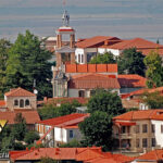 Georgia Berburu Suvenir Unik dan Otentik