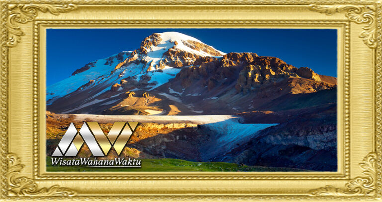 Pemandangan Menakjubkan dari Gunung Kazbek, Georgia