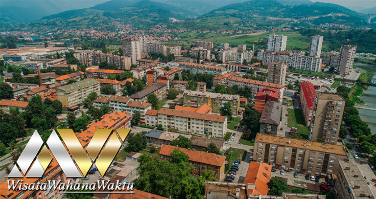 Menikmati Panorama Kota Tuzla dari Atas Bukit